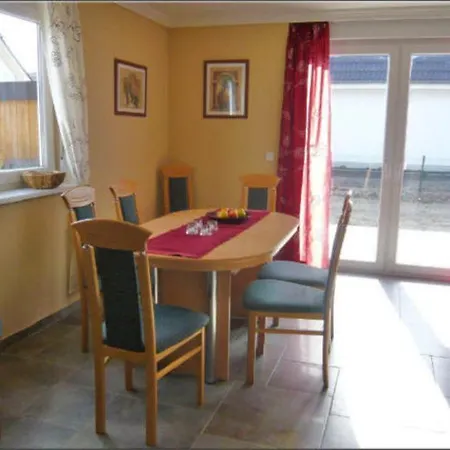 Ferienhaus Lena In *